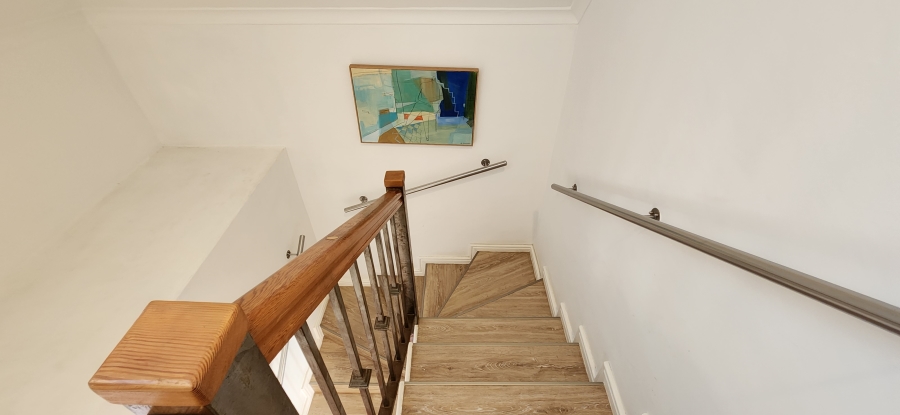 To Let 2 Bedroom Property for Rent in Harfield Village Western Cape